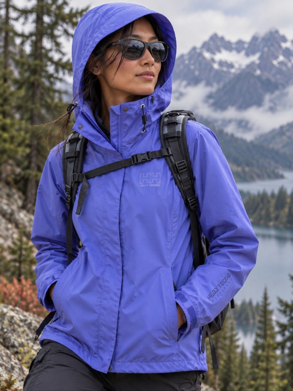 Helly Hansen Women’s Small Helly Tech Waterproof Hooded Rain Jacket Purple